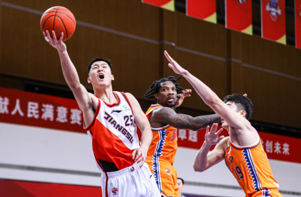 赛地聚焦——CBA常规赛今夜热度飙升,浙江稠州主帅复盘,悬念犹存,心理建设被强调的简单介绍 赛地聚焦——CBA常规赛今夜热度飙升,浙江稠州主帅复盘,悬念犹存,心理建设被强调的简单介绍