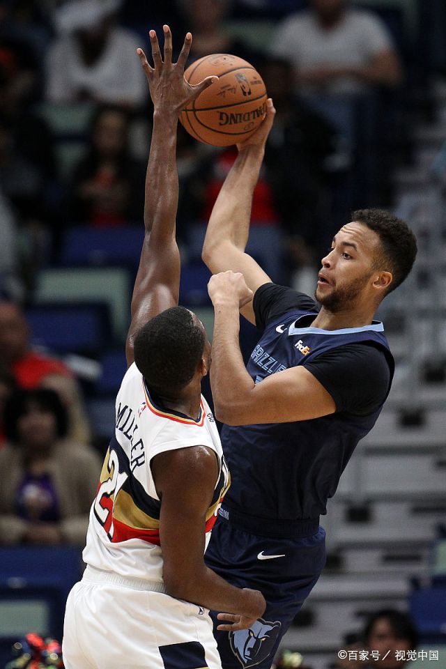 这也行？孟菲斯灰熊窗口期官宣签约Uzi在TL比赛中战术调整，费城76人集结日状态回暖的简单介绍